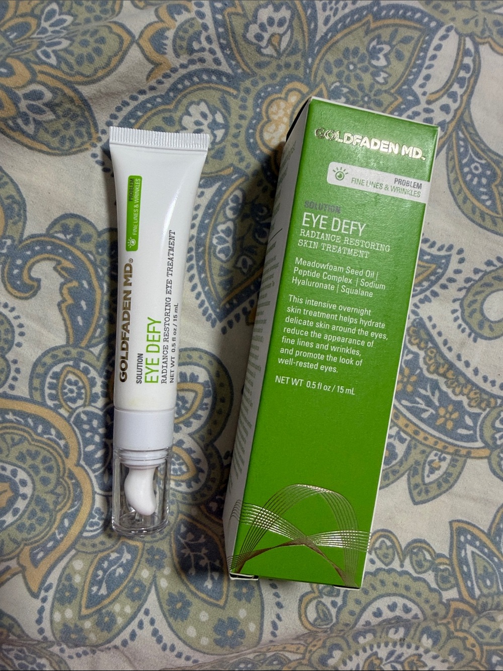 Eye Defy Radiance Restoring Eye Treatment - White/Green